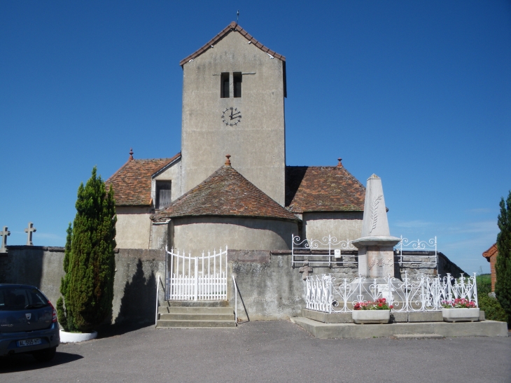 Eglise et Monument aux Morts - Morey