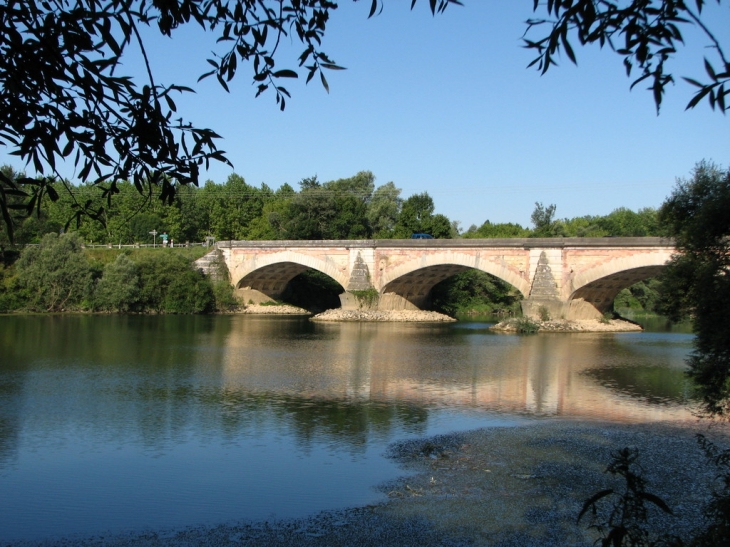 Le pont de Navilly