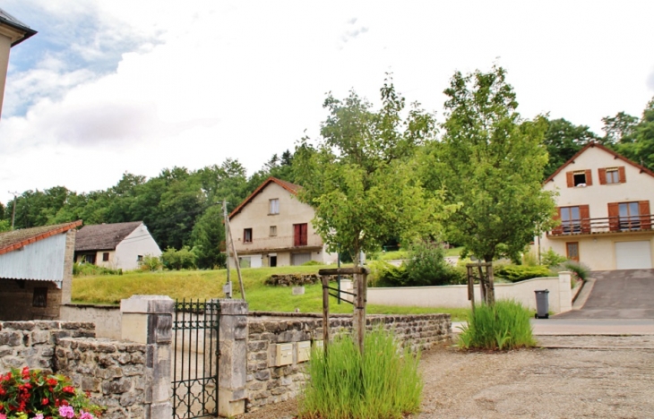 Le Village - Paris-l'Hôpital