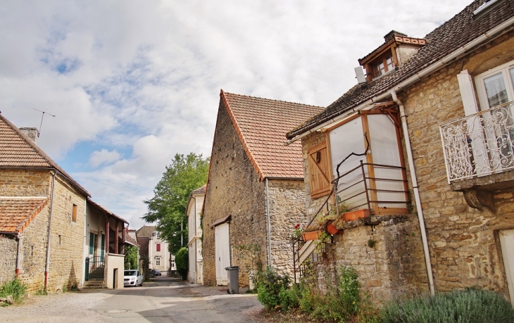 Le Village - Paris-l'Hôpital