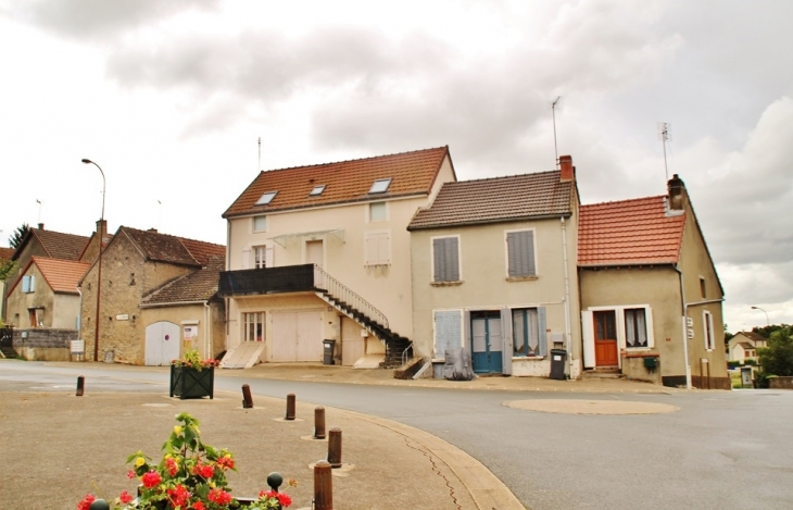 Le Village - Perreuil