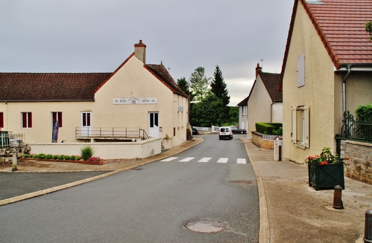 Le Village - Perreuil