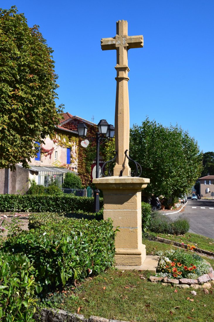 Croix - Saint-Amour-Bellevue