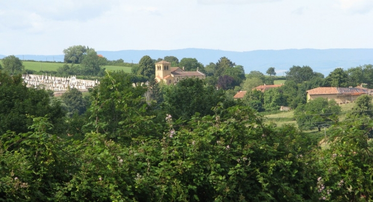 Vue sur l'église et le cimetière - Saint-Bonnet-de-Cray