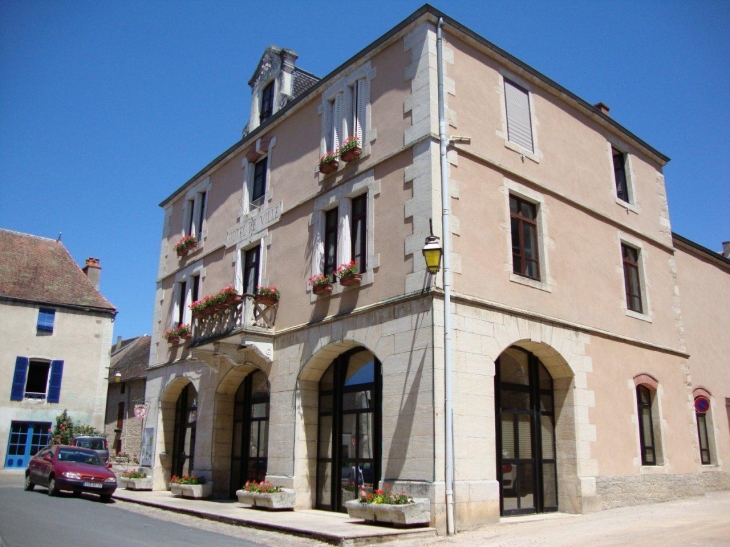 Saint-Gengoux-le-National (71460) la mairie