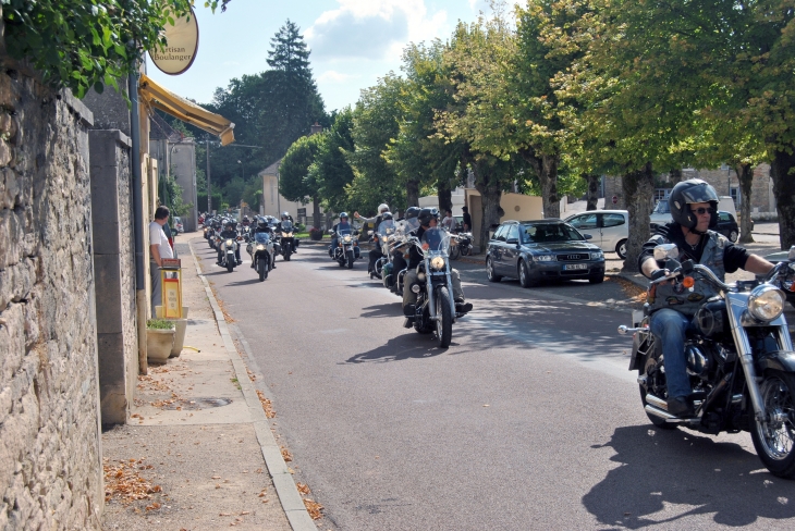 Rassemblement de motos - Saint-Jean-de-Vaux