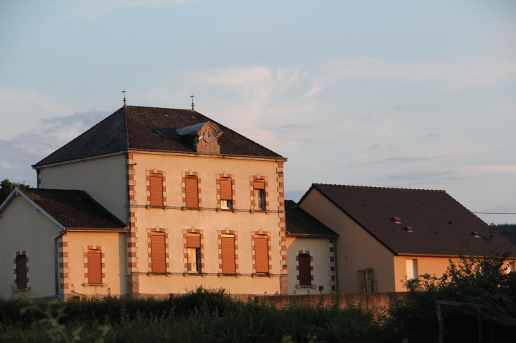 école - Saint-Martin-de-Salencey