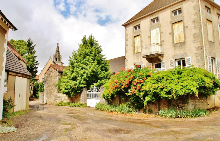 La Commune - Saint-Sernin-du-Plain