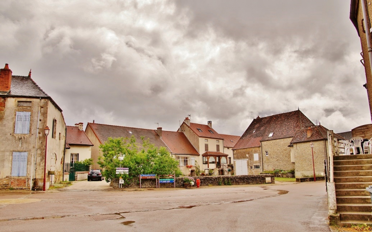 La Commune - Saint-Sernin-du-Plain