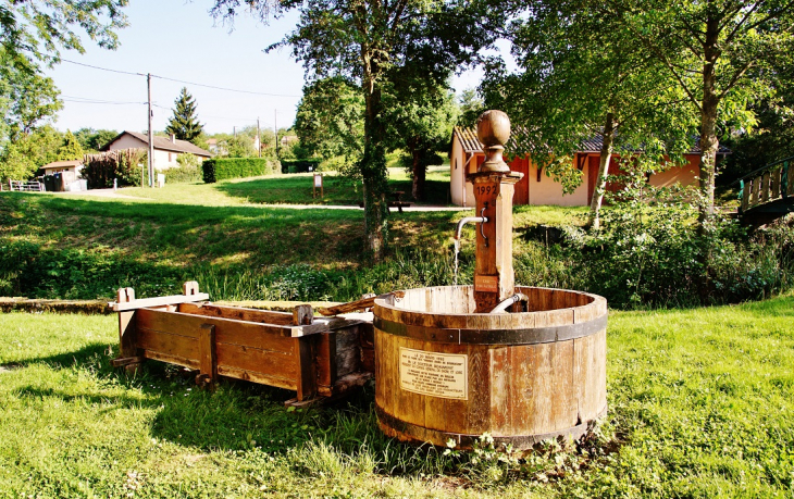 Fontaine - Saint-Vérand