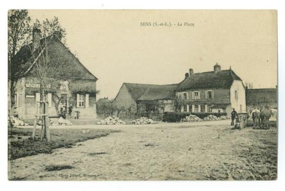 Sens avant le monument aux morts - à dater - Sens-sur-Seille