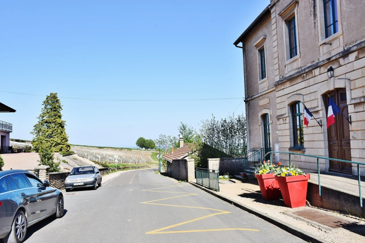 La Commune - Solutré-Pouilly