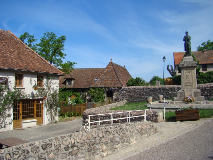 La Marmusette place communale - Suin