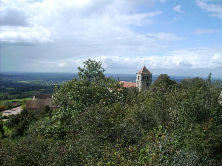 Vue du sommet de la butte & village - Suin