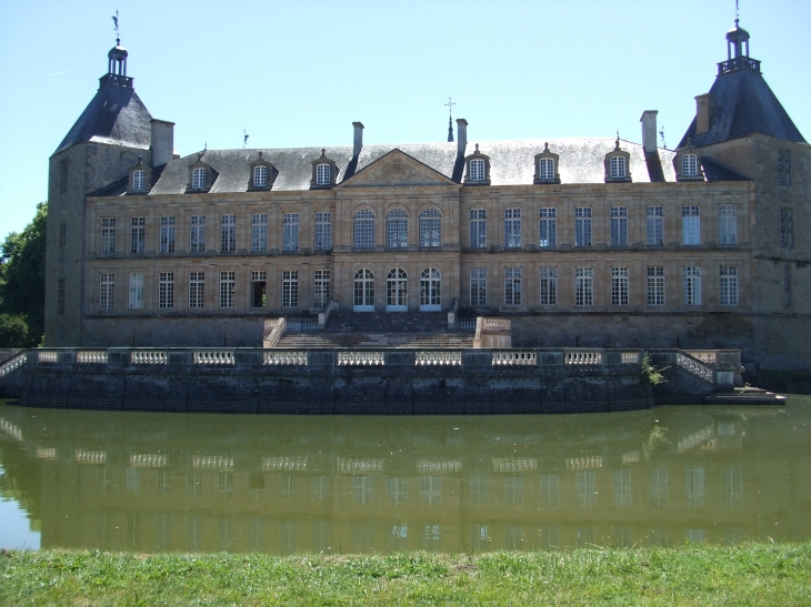 Château de Sully : vue sur la terrasse