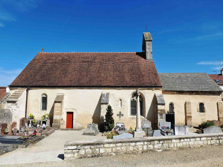 L'église dans le cimetière - Annéot