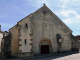 l'entrée de l'église