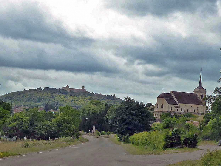 Eglise Saint Jacques sous la colline de Vzelay : point de départ d'un chemin de Compostelle - Asquins