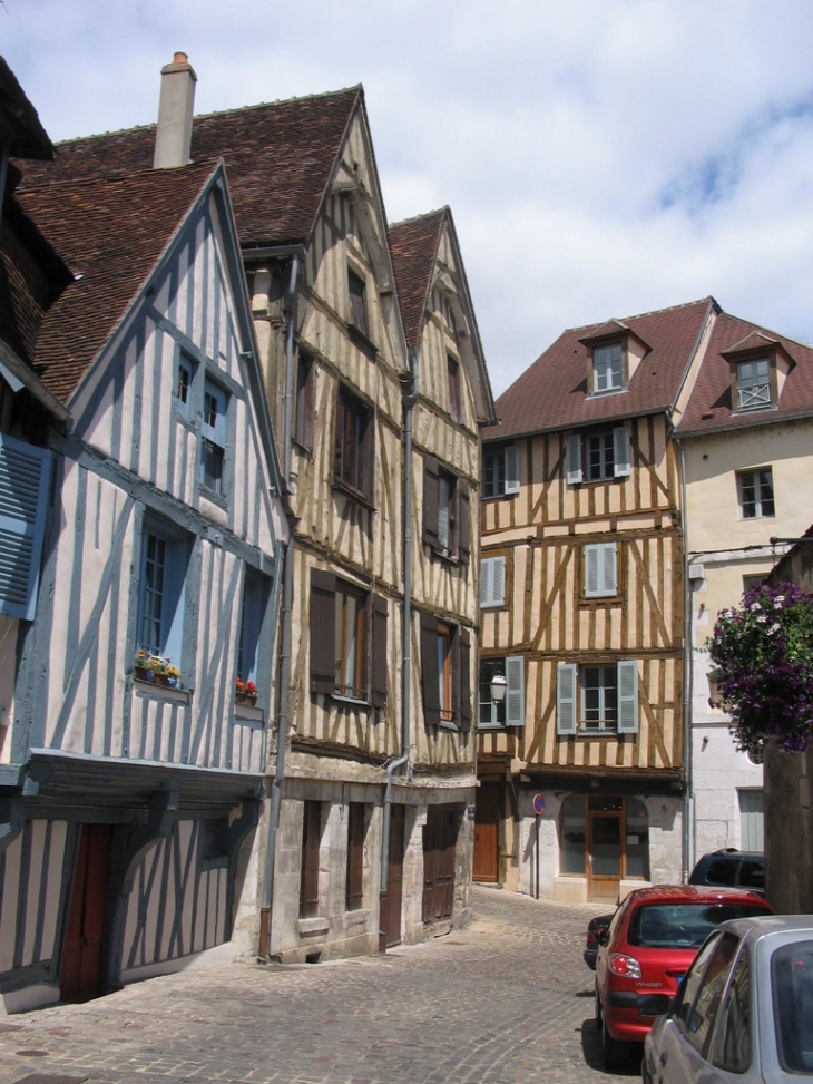 Auxerre : maison XIIème