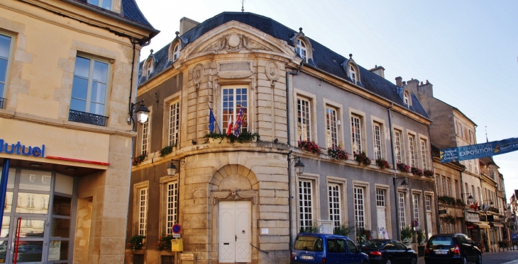 Hotel-de-ville 1772 - Avallon