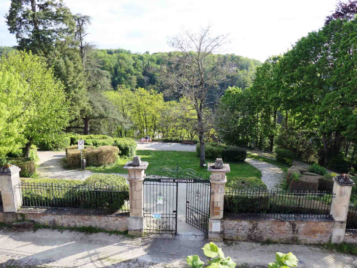 Vue sur le square Houdaille - Avallon