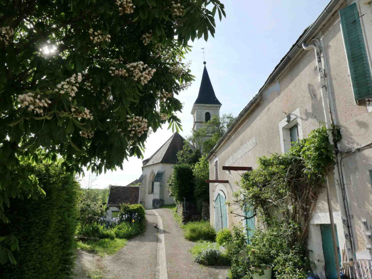 Vers l'église - Brosses