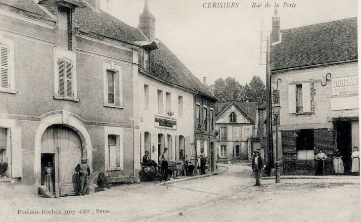 Rue dela Poste - Cerisiers