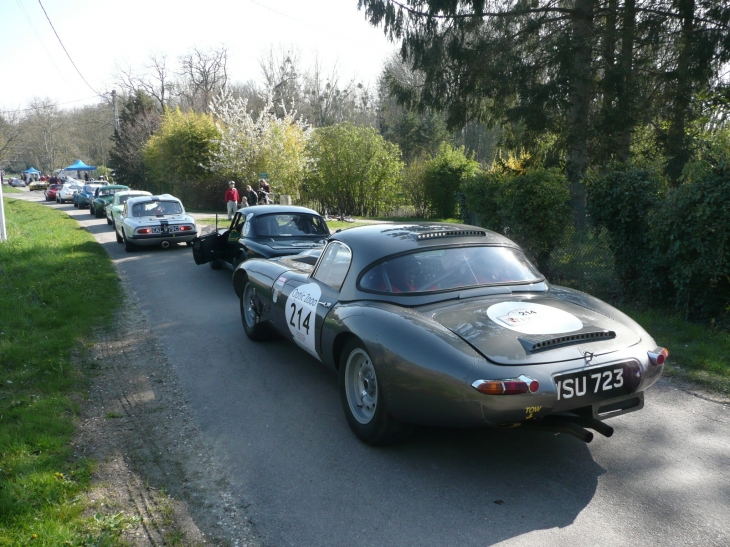 Route de Mormont passage des concurrents du Tour Auto 2012 - Égleny