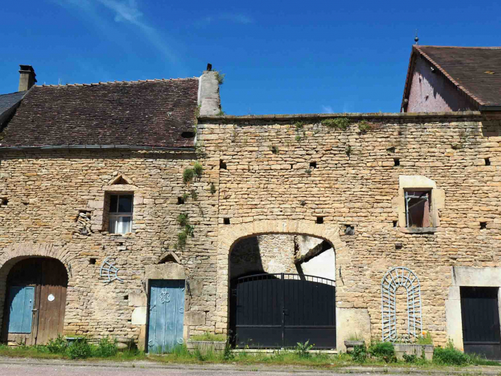 Ancienne ferme - Foissy-lès-Vézelay