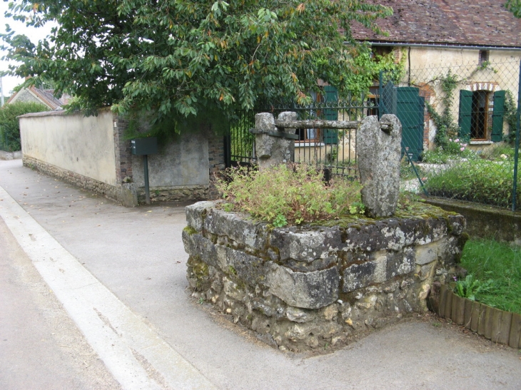 Ancien puit route d'Arces - Fournaudin