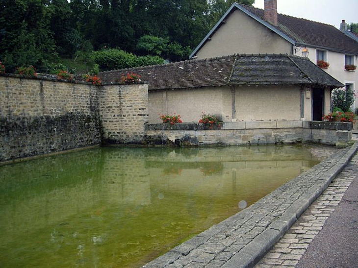 Lavoir - Gy-l'Évêque