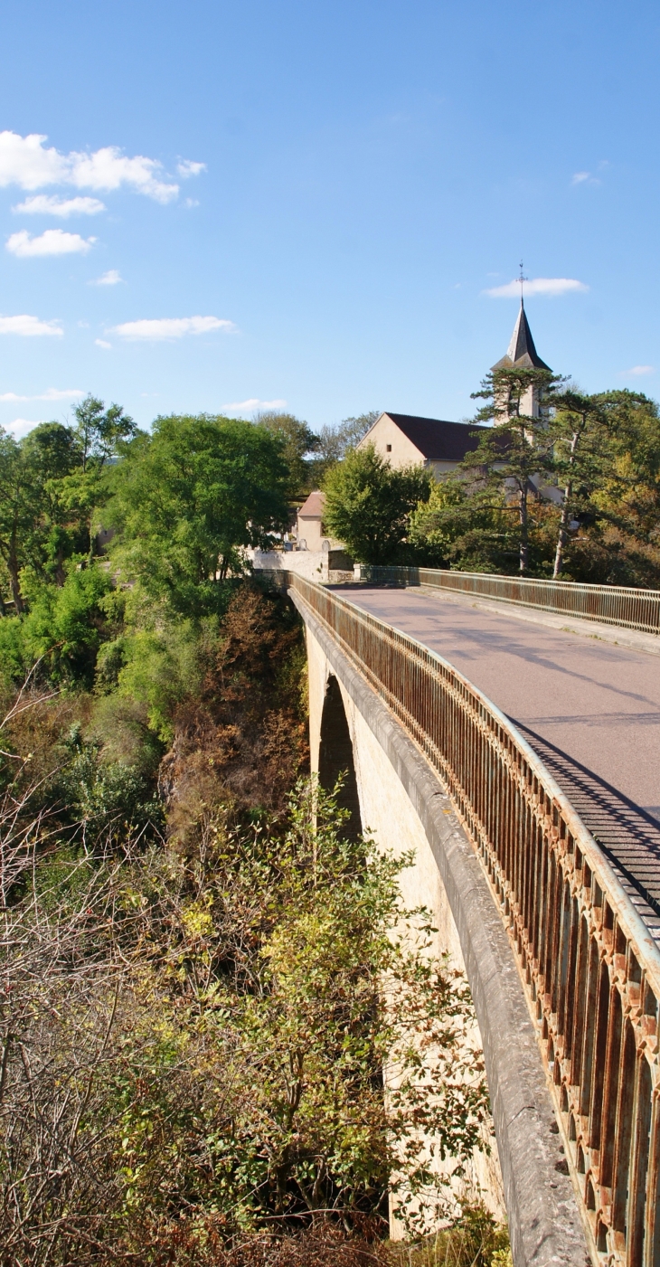 Pont Haut sur la Cure - Pierre-Perthuis