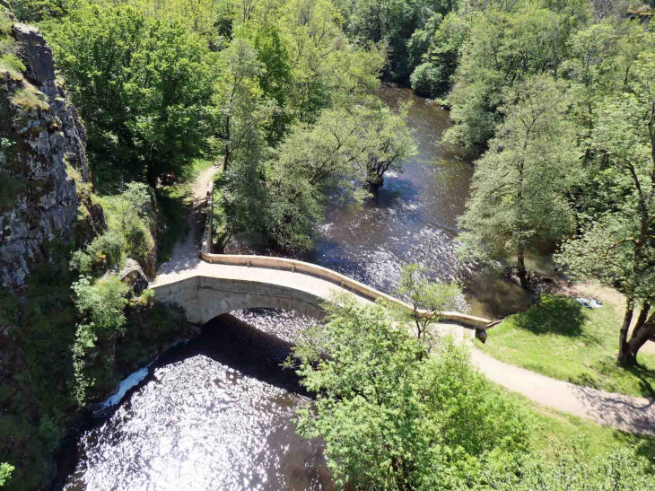 Le  pont de Ternos vu du Grand Pont - Pierre-Perthuis