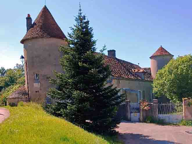 La maison forte - Pierre-Perthuis