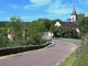 vue sur le village : le grand pont, le château et l'église