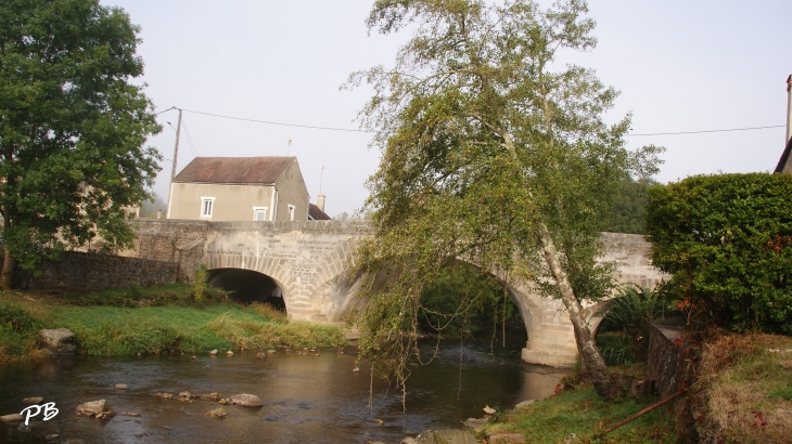 Pont sur Le Cousin - Pontaubert