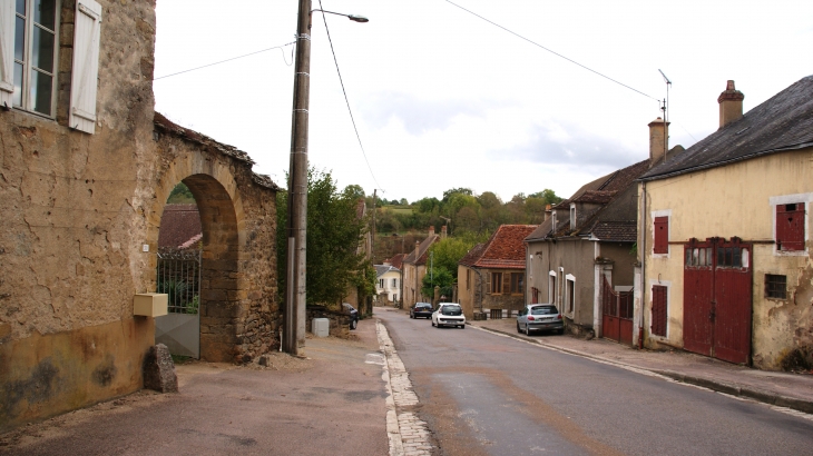 Le Village - Pontaubert