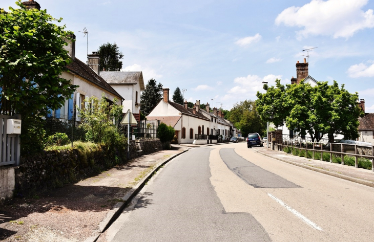 La Commune - Rogny-les-Sept-Écluses