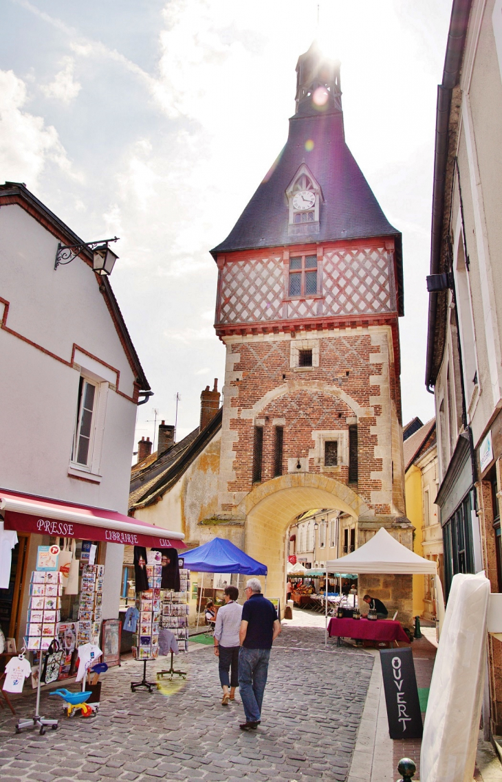 La Tour de l'Horloge - Saint-Fargeau