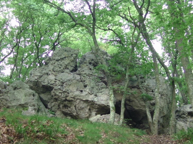 La grosse roche  - Saint-Julien-du-Sault