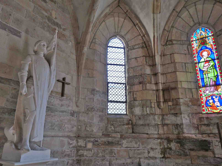 L'intérieur de l'église Notre Dame - Saint-Père