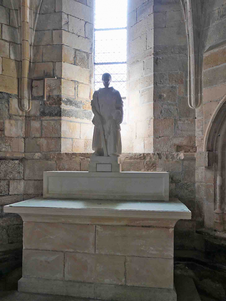 L'intérieur de l'église Notre Dame - Saint-Père