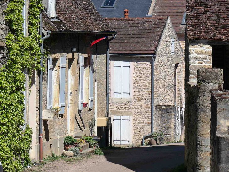 Maisons dans le village - Tharoiseau