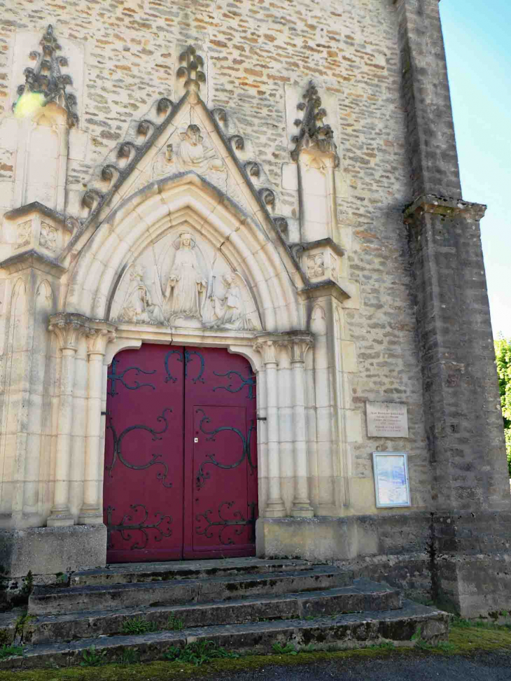 Le portail de l'église - Tharoiseau