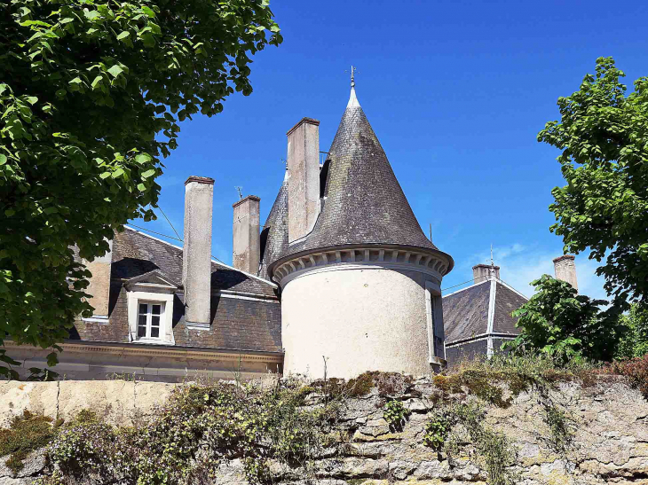 Le château - Tharoiseau