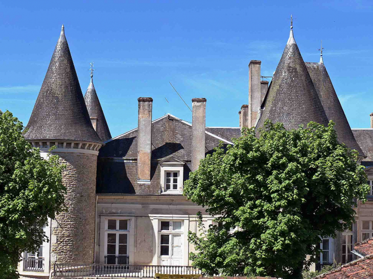 Le château - Tharoiseau