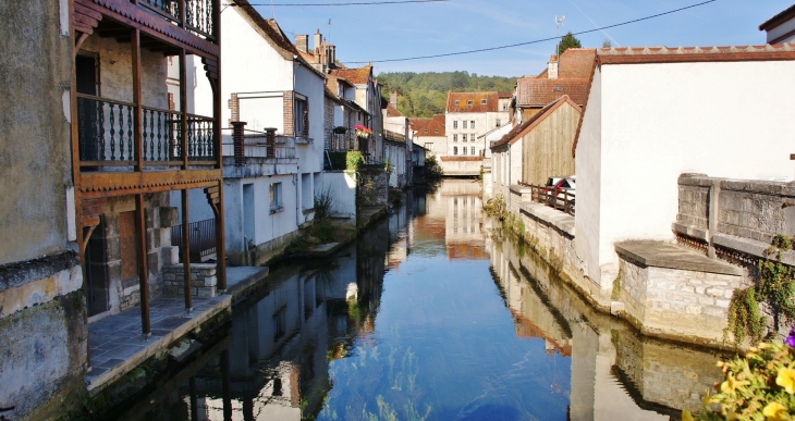 Maisons au bord de l'Armançon - Tonnerre