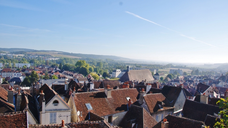 Panorama de Tonnerre vu de l'église Saint-Pierre