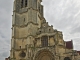 Photo précédente de Tonnerre L'église Notre-Dame. Elle compte plusieurs époques, du XIIIème au XVIème siècle.  Le choeur est du XIIIème, le clocher du XVIIème. L'église a été en partie reconstruite après les bombardements de la seconde guerre mondiale.