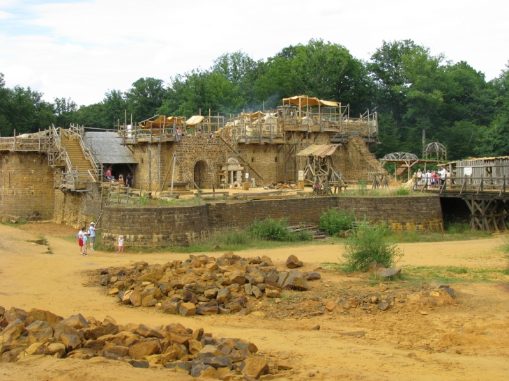 CHATEAU DE GUEDELON - Treigny